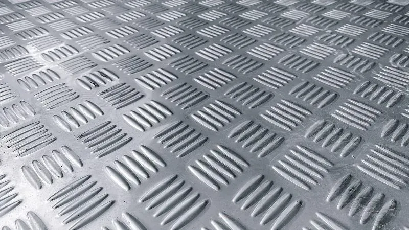 Distribuidora de chapa de aluminio xadrez